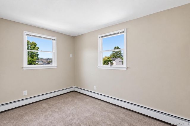 12 Cable Lane, Hicksville, NY 11801