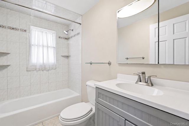 12 Cable Lane, Hicksville, NY 11801