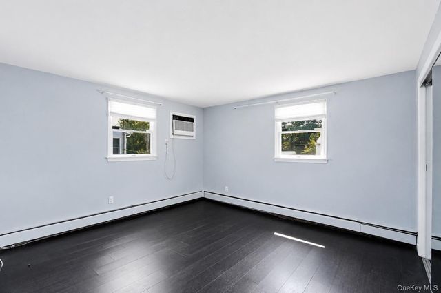 12 Cable Lane, Hicksville, NY 11801