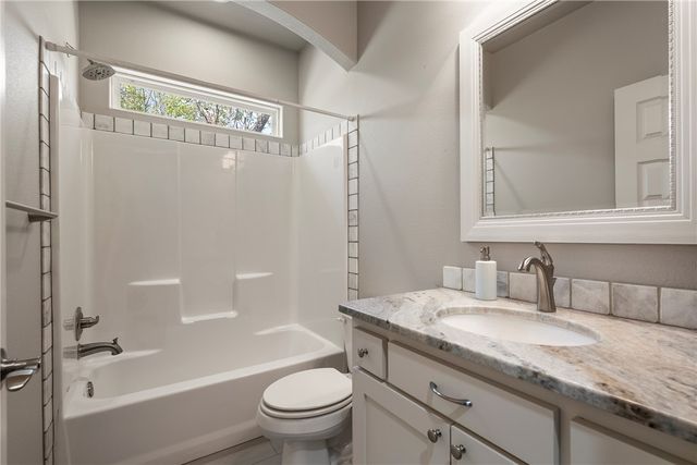 22 Langholm Lane, Bella Vista, AR 72715