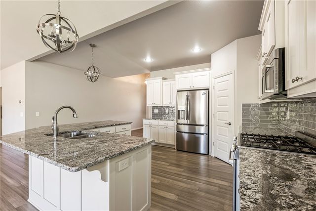 22 Langholm Lane, Bella Vista, AR 72715
