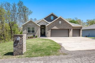 22 Langholm Lane, Bella Vista, AR 72715