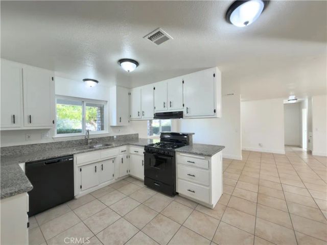 9358 Peach Avenue, Hesperia, CA 92345