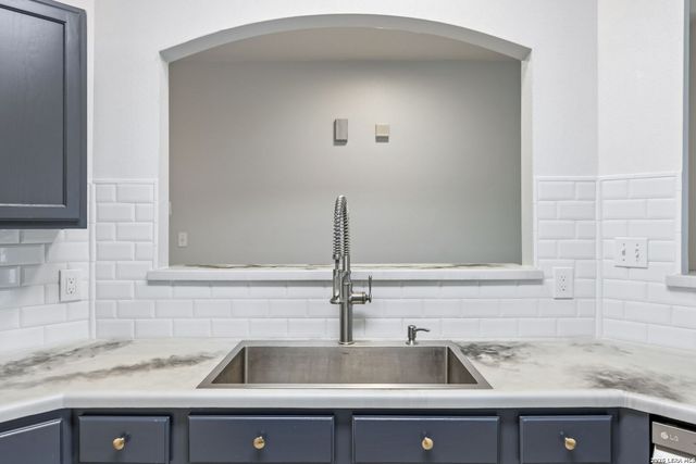 9627 Summer Vail, San Antonio, TX 78251