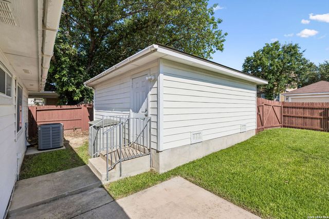 9627 Summer Vail, San Antonio, TX 78251