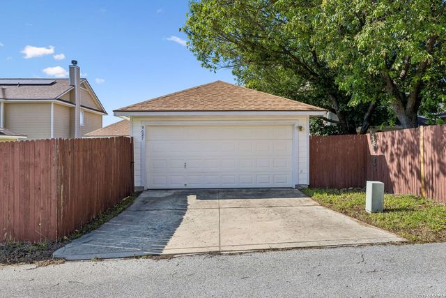 9627 Summer Vail, San Antonio, TX 78251