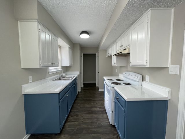 4805 Crestmont Court, Arlington, TX 76017