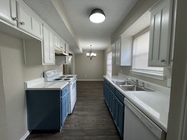 4805 Crestmont Court, Arlington, TX 76017