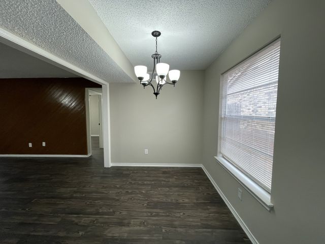 4805 Crestmont Court, Arlington, TX 76017