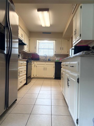 210 Hacienda Drive, Waxahachie, TX 75165