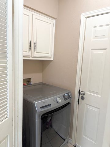210 Hacienda Drive, Waxahachie, TX 75165