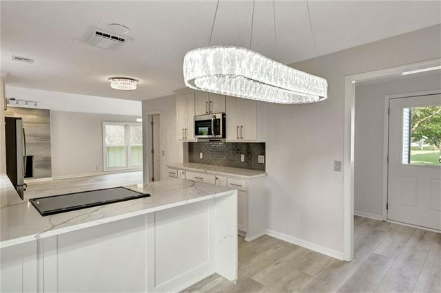 15105 Dearborn Street, Overland Park, KS 66223