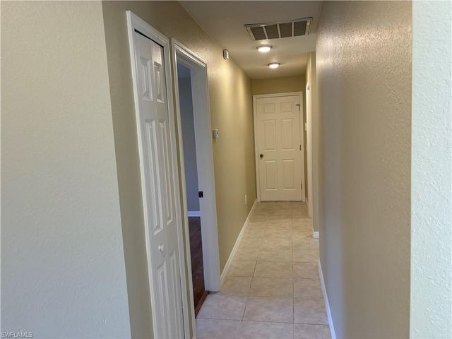 2718 SW 35th LN, Cape Coral, FL 33914