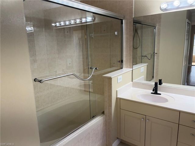 2718 SW 35th LN, Cape Coral, FL 33914