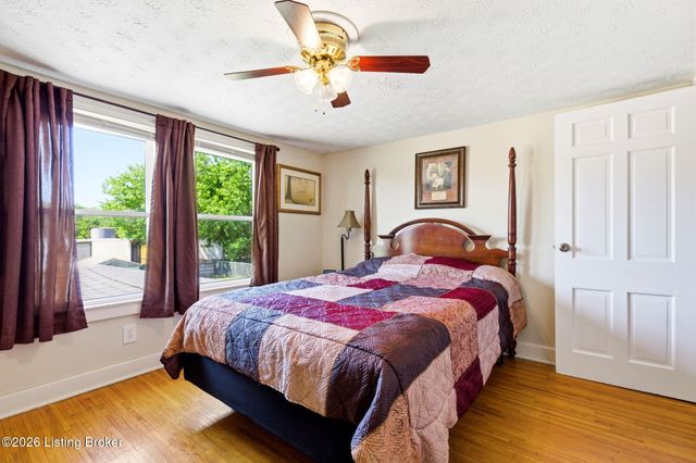 4212 Bubbling Over Dr, Louisville, KY 40216