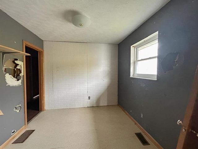 7737 Tucker Rd, Ashland, KY 41102