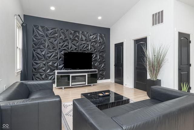 1818 Orleans Street, Indianapolis, IN 46203