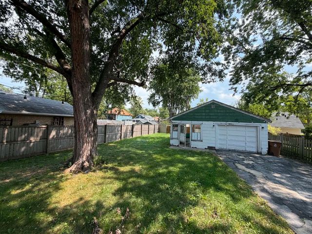 9243 Lynwood Drive, Oak Lawn, IL 60453
