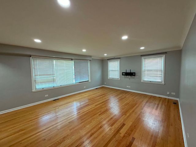 9243 Lynwood Drive, Oak Lawn, IL 60453