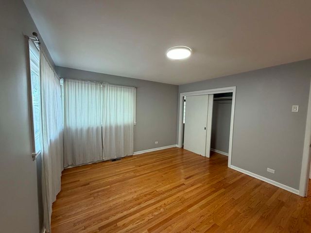 9243 Lynwood Drive, Oak Lawn, IL 60453