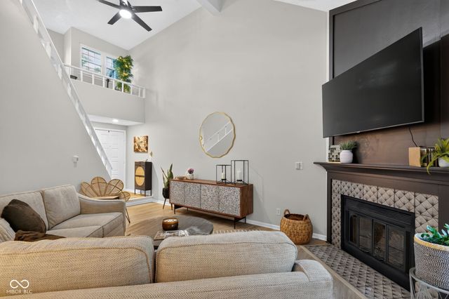 7791 Harbour Isle, Indianapolis, IN 46240