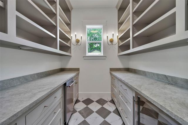 1191 Chamboard Lane, Houston, TX 77018