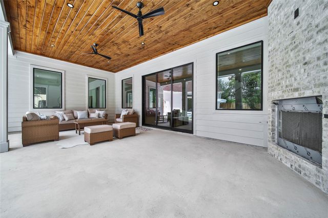 1191 Chamboard Lane, Houston, TX 77018