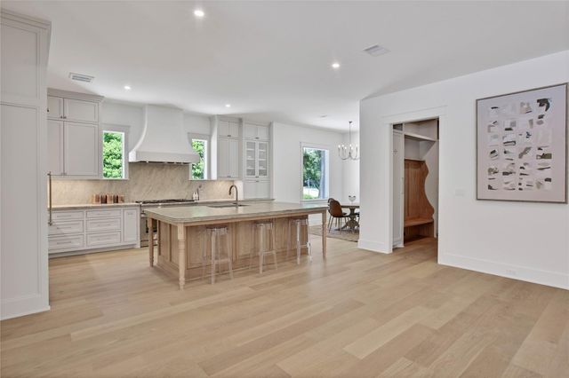 1191 Chamboard Lane, Houston, TX 77018