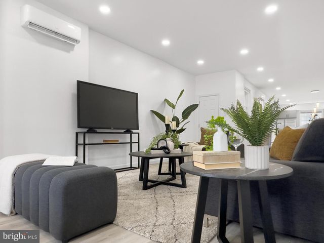 2028 S 22ND ST, Philadelphia, PA 19145