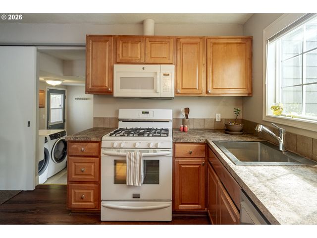 5935 Se TIBBETTS St, Portland, OR 97206