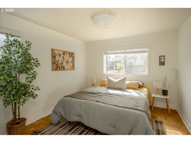 5935 Se TIBBETTS St, Portland, OR 97206