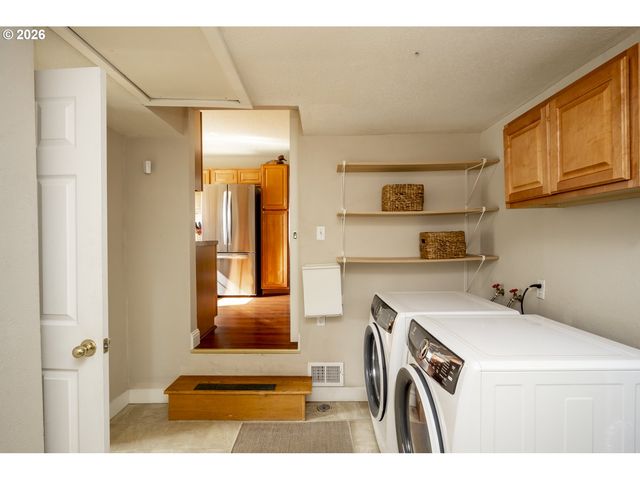5935 Se TIBBETTS St, Portland, OR 97206