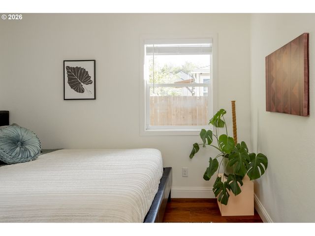 5935 Se TIBBETTS St, Portland, OR 97206