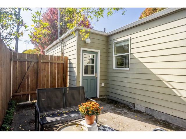5935 Se TIBBETTS St, Portland, OR 97206