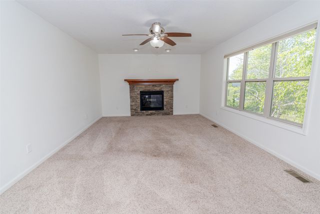 1514 Mackensie Circle, Winterset, IA 50273
