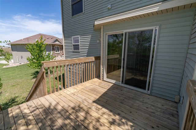 1514 Mackensie Circle, Winterset, IA 50273