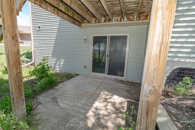 1514 Mackensie Circle, Winterset, IA 50273