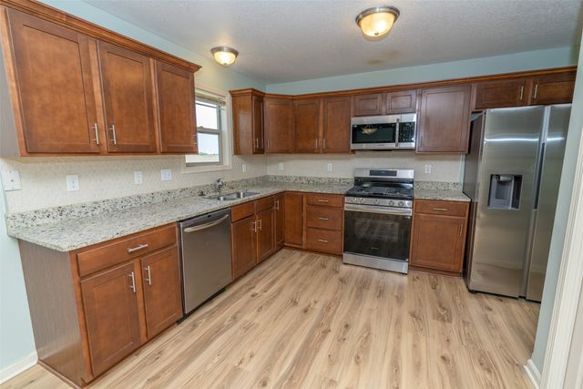 1514 Mackensie Circle, Winterset, IA 50273