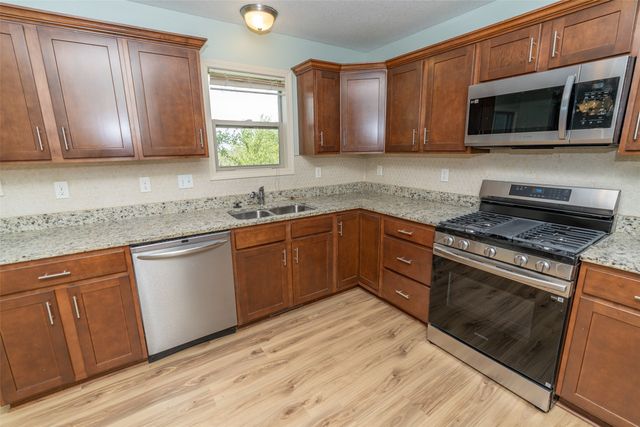1514 Mackensie Circle, Winterset, IA 50273