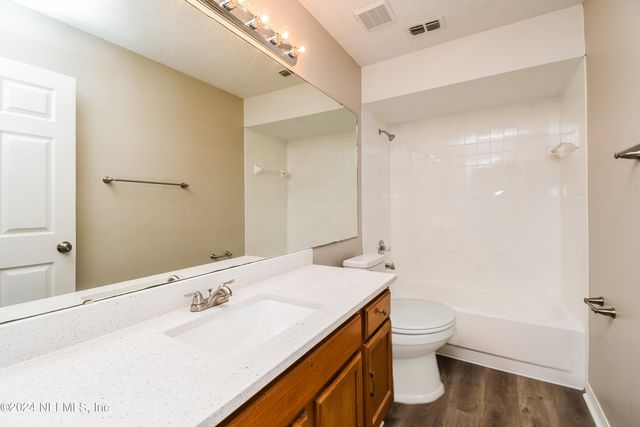 8054 LOCH LOMOND Lane, Jacksonville, FL 32244