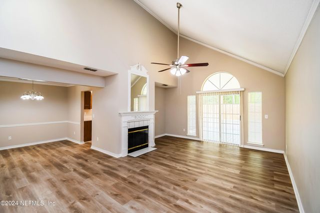 8054 LOCH LOMOND Lane, Jacksonville, FL 32244