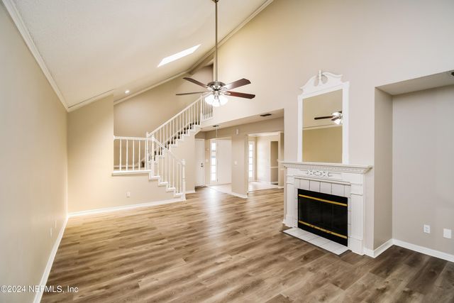 8054 LOCH LOMOND Lane, Jacksonville, FL 32244