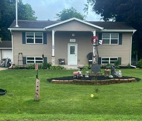 4733 W Oakwood Park Drive, Janesville, WI 53548
