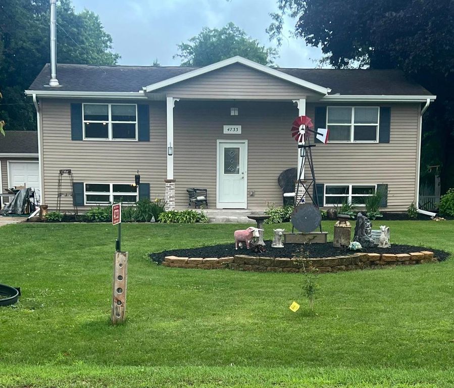 4733 W Oakwood Park Drive, Janesville, WI 53548