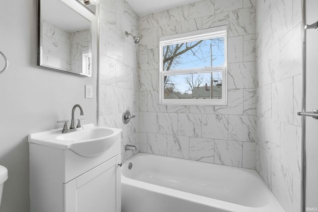 4320 SW Anthony Wayne Drive, Fort Wayne, IN 46806