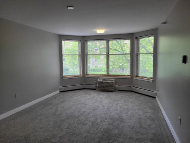 409 Farrell St Apt 214, South Burlington, VT 05403