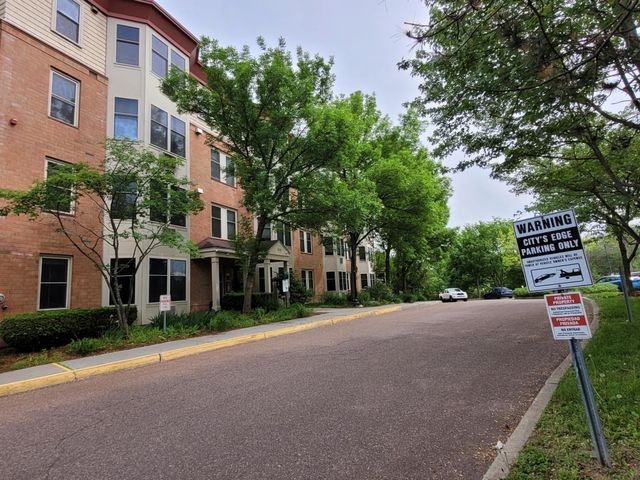 409 Farrell St Apt 214, South Burlington, VT 05403