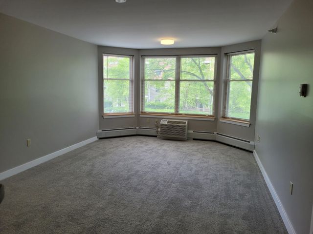 409 Farrell St Apt 214, South Burlington, VT 05403