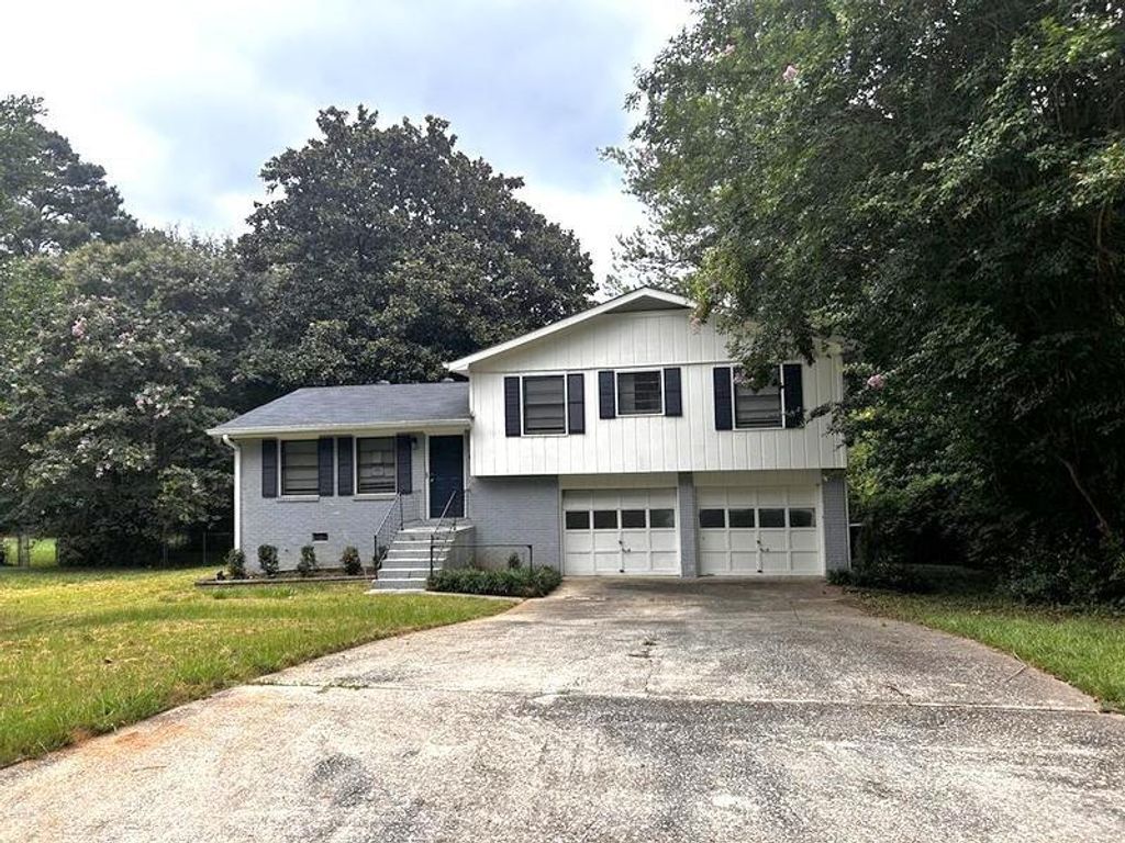 120 Mossy Brook Drive, Stockbridge, GA 30281