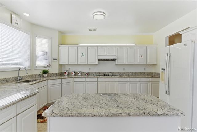 19573 Potomac Drive, Macomb, MI 48044